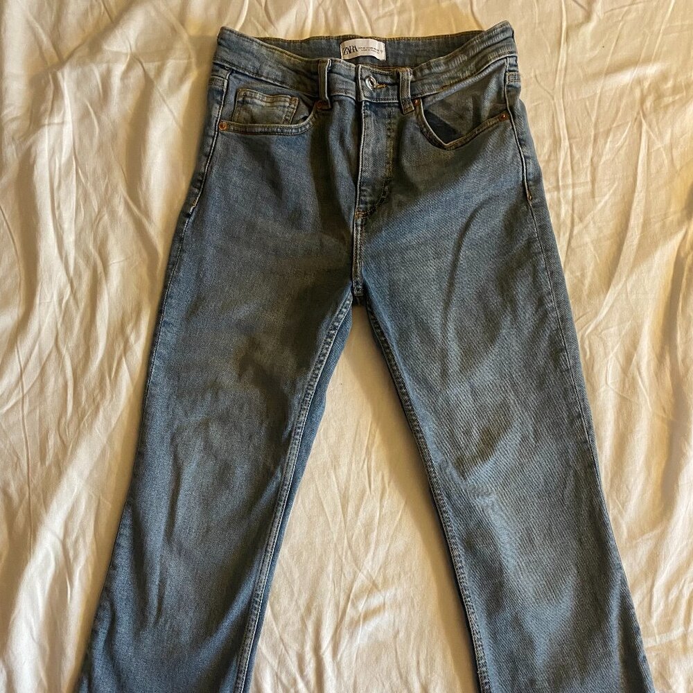 Zara Straight Legged Jeans (Wide (flare like) bottom ) Size 06